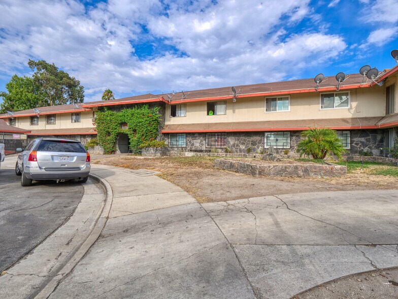 More Photos Of 10707 New Haven St, Sun Valley Apartments For Sale