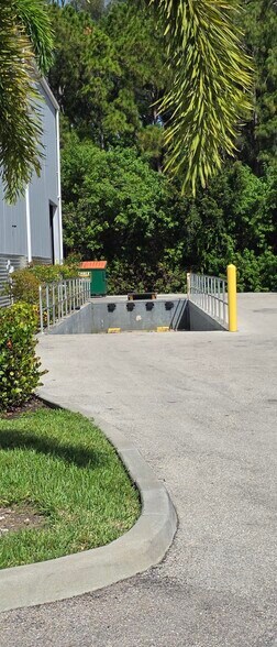 More Photos Of 28282 Industrial Rd, Bonita Springs Flex For Lease