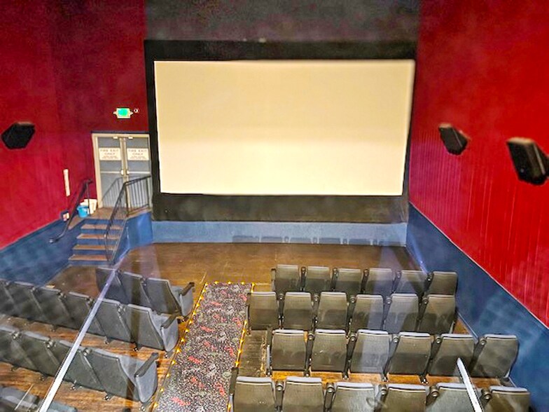 More Photos Of 1311 Adams Ave, La Grande Sports And Entertainment For Sale