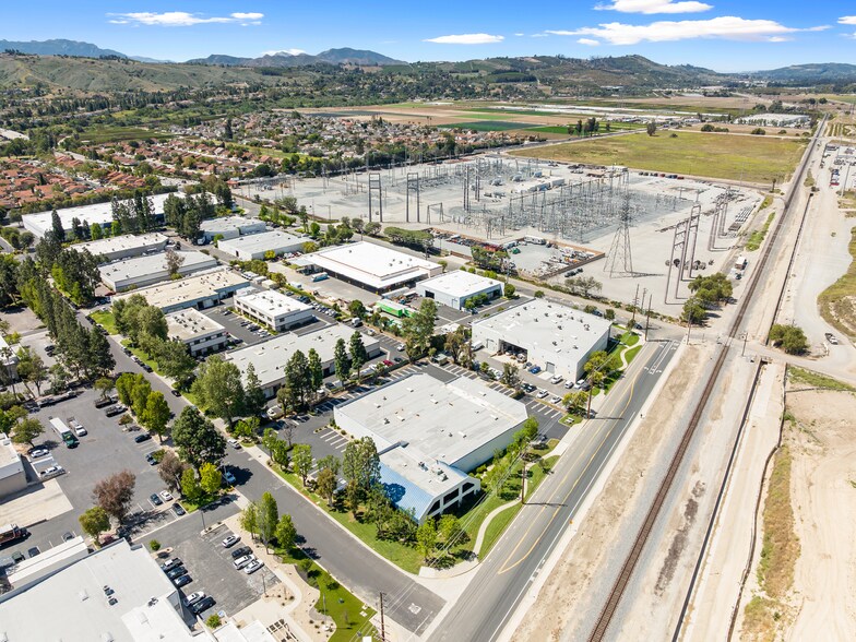More Photos Of 5397 N Commerce Ave, Moorpark Manufacturing For Sale