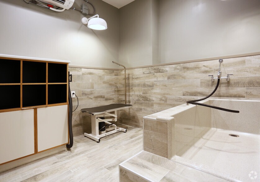 More Photos Of 2520 South Blvd, Charlotte Apartments For Lease
