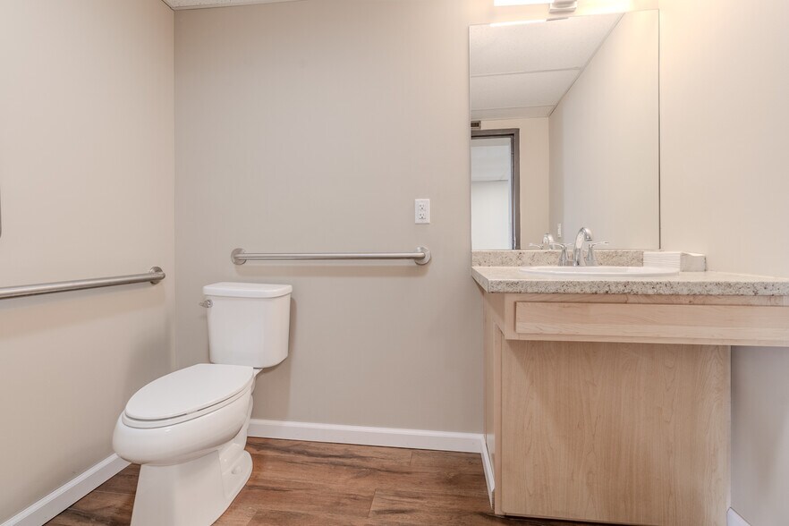 More Photos Of 2120 Freeport Rd, New Kensington Office For Lease