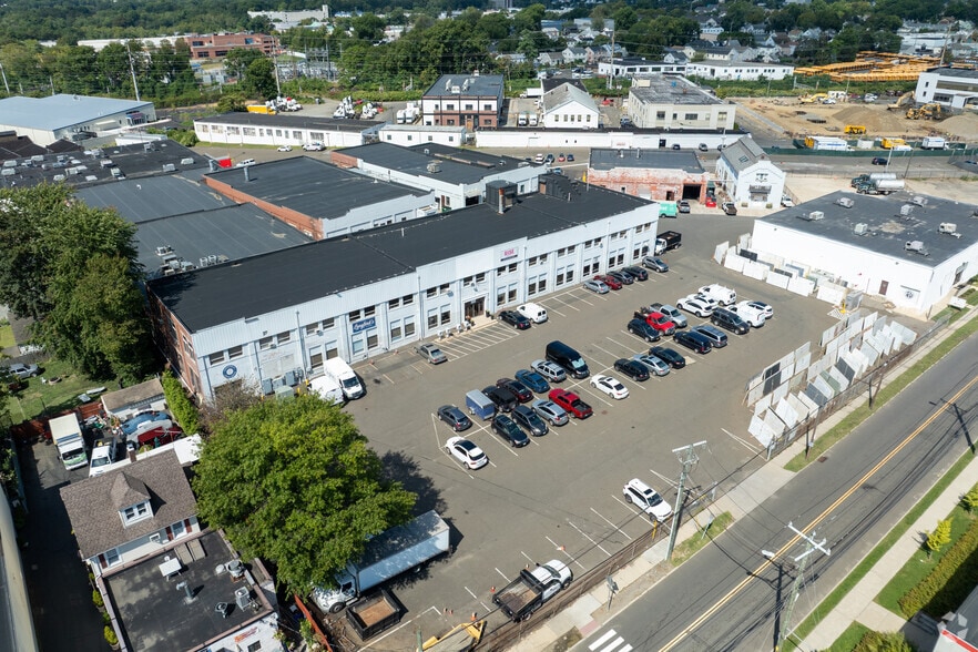 More Photos Of 425 Fairfield Ave, Stamford Warehouse For Lease