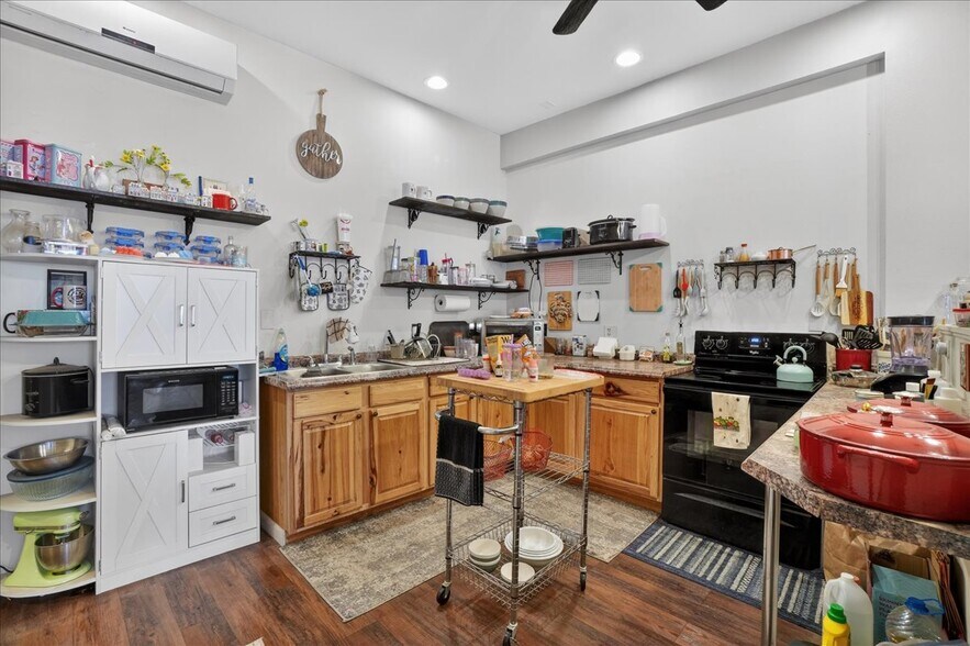 More Photos Of 109-111 S 3rd St, Tombstone Storefront Retail Residential For Sale
