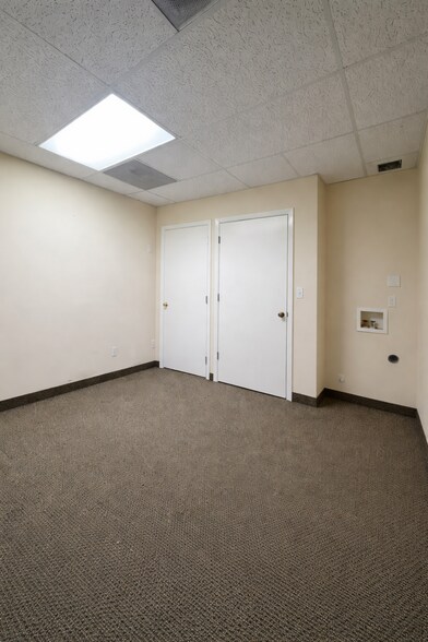 More Photos Of 916 SE 164th Ave, Vancouver Office For Lease