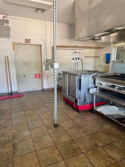 More Photos Of 200 Cecilia St, Alice Convenience Store For Sale