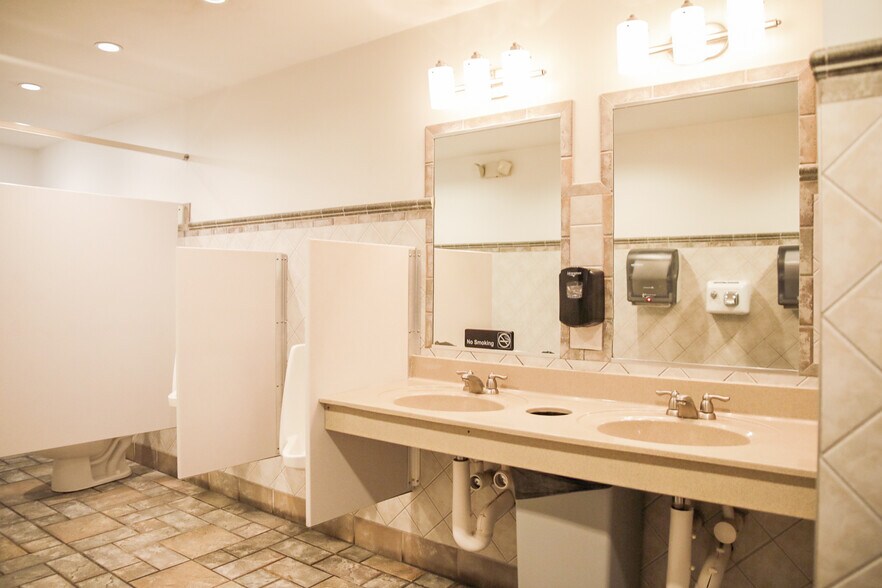 More Photos Of 4476 Business 220, Bedford Restaurant For Sale