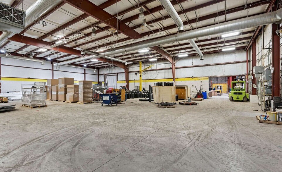 More Photos Of 51 Covington St, Hamilton Warehouse For Sale