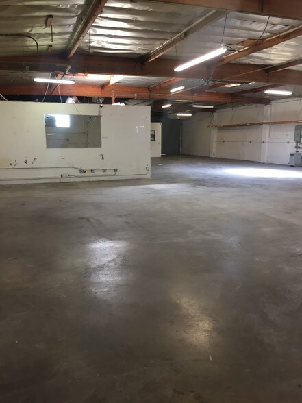 More Photos Of 900 W Hyde Park Blvd, Inglewood Warehouse For Lease