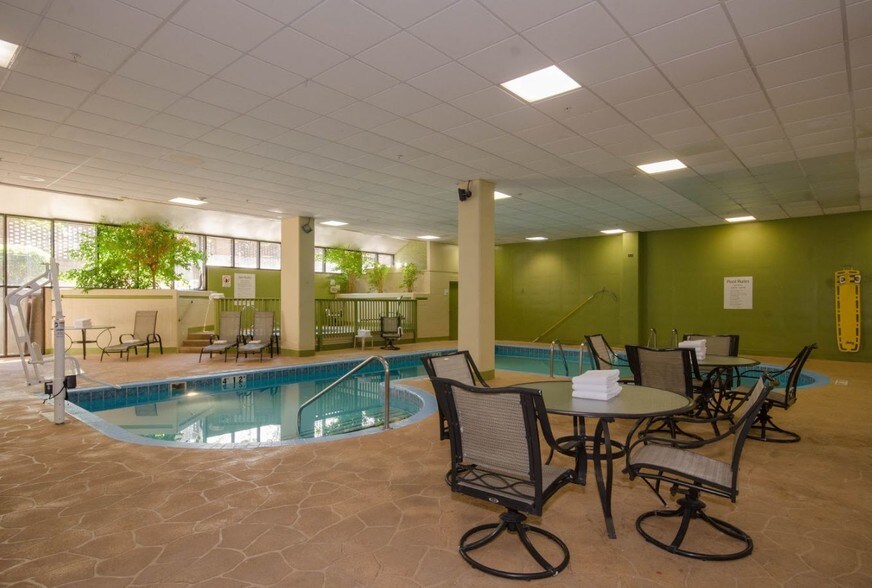 More Photos Of 116 W Park Ave W, Mansfield Hotel For Sale