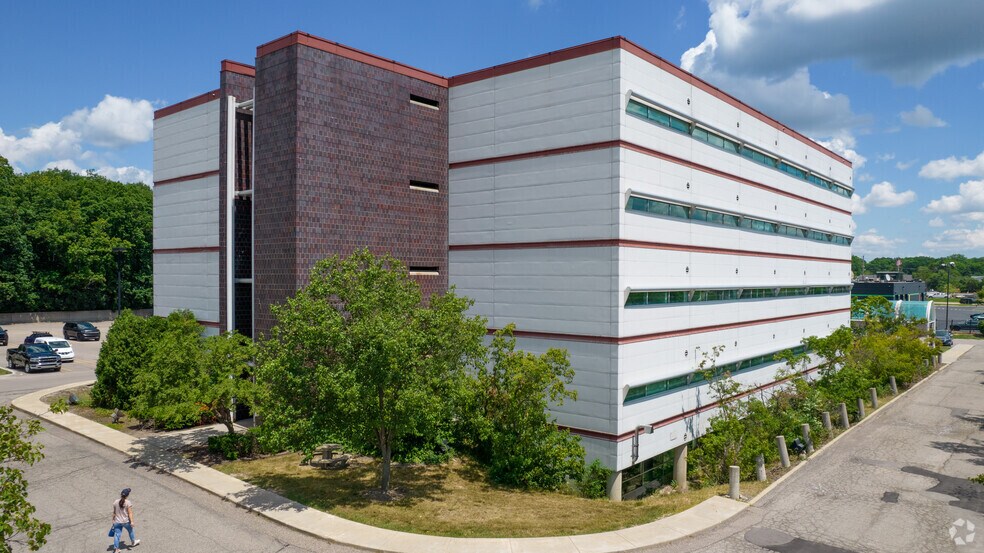 More Photos Of 29877 Telegraph Rd, Southfield Medical For Lease