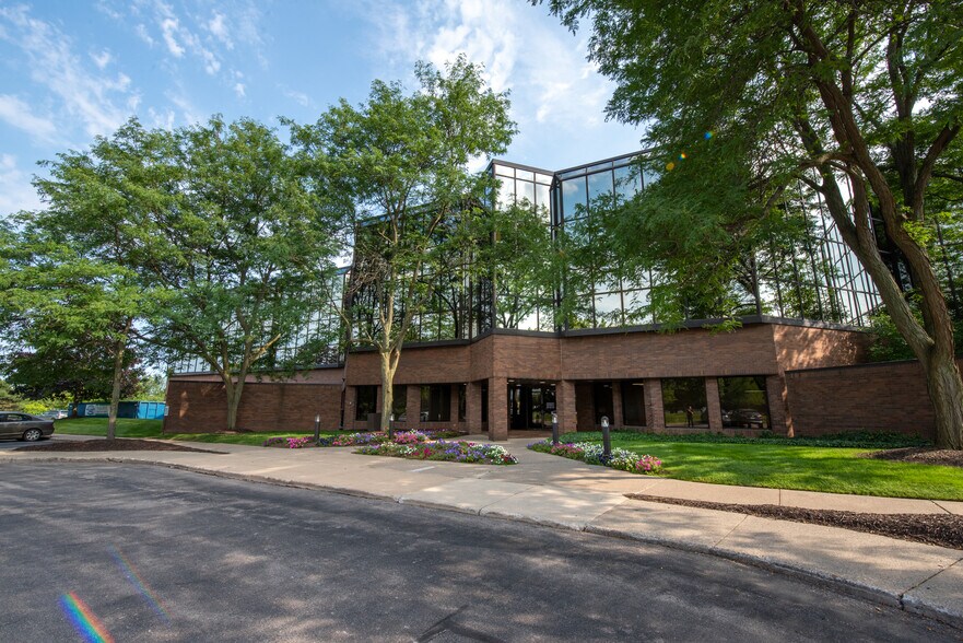 More Photos Of 900 Victors Way, Ann Arbor Office For Lease