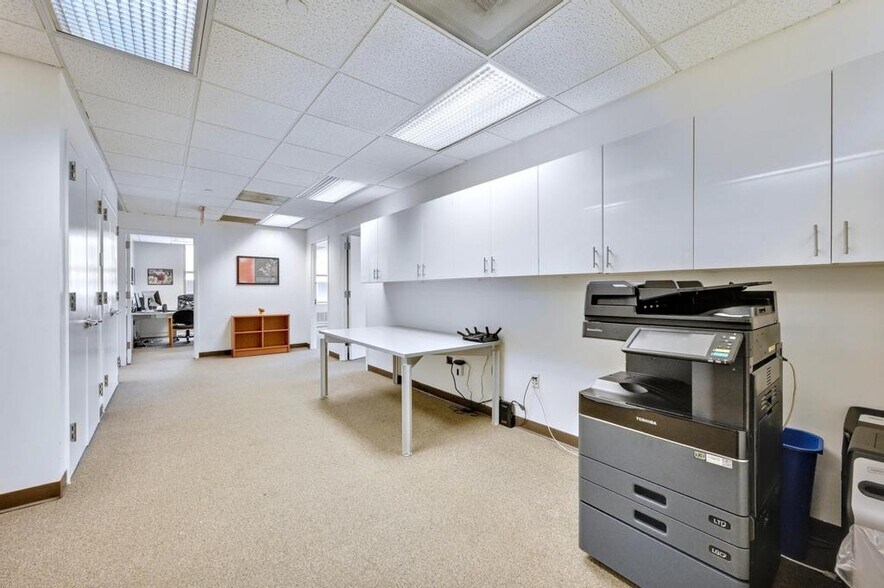 More Photos Of 125 Maiden Ln, New York Medical For Sale