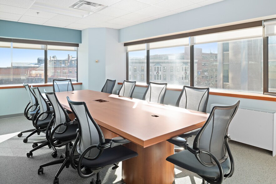 More Photos Of 2 Monument Sq, Portland Office For Lease