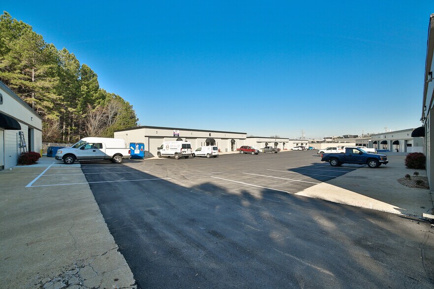 More Photos Of 6234 Perimeter Dr, Chattanooga Warehouse For Sale