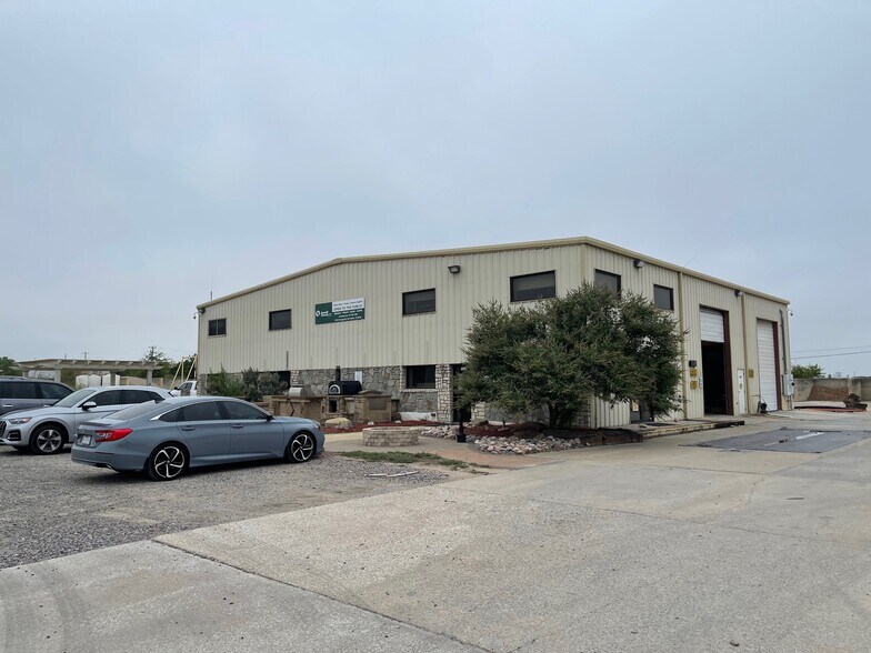 More Photos Of 2725 Prestige Rd, Fort Worth Warehouse For Lease