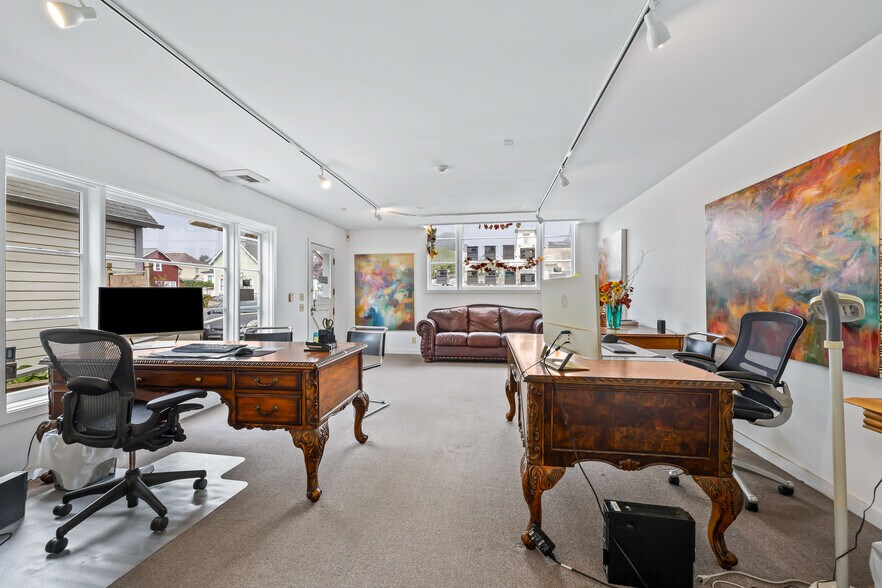 More Photos Of 10470 Lansing St, Mendocino Storefront For Sale