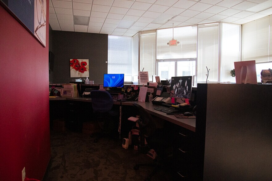 More Photos Of 2014 Dudley Ave, Parkersburg Medical For Sale