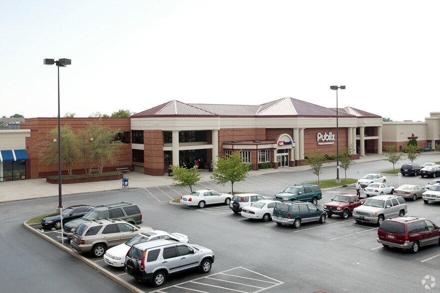 More Photos Of 8105 Moores Ln, Brentwood Unknown For Lease