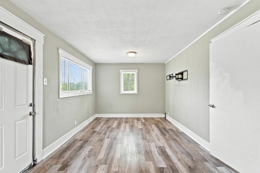 More Photos Of 206 Ferry St, Loudon Multifamily For Sale