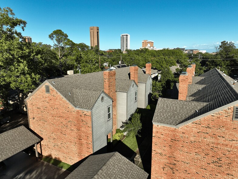 Primary Photo Of 1101 N Locust St, Denton Apartments For Sale