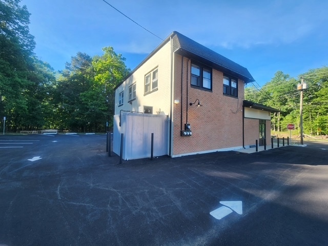 More Photos Of 138 Lakeview Dr, Gibbsboro Light Distribution For Sale