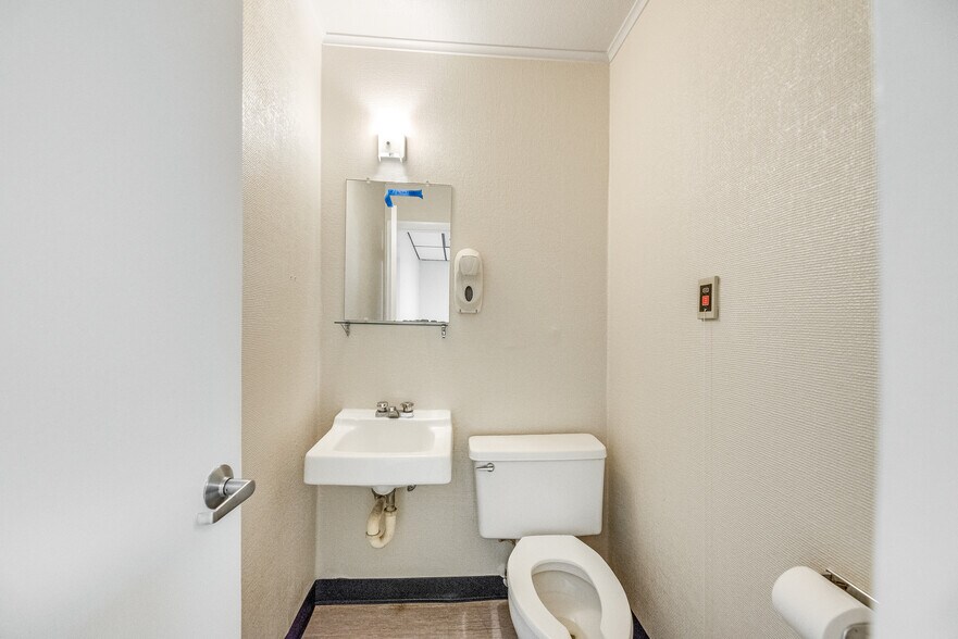 More Photos Of 255 Fortenberry Rd, Merritt Island Medical For Sale