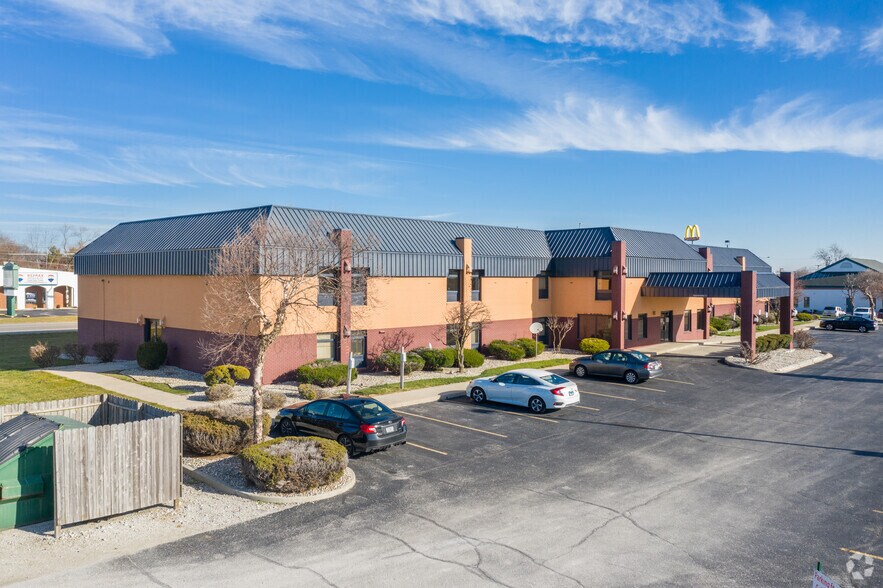 More Photos Of 235 Frontage Rd, Columbia City Hotel For Sale