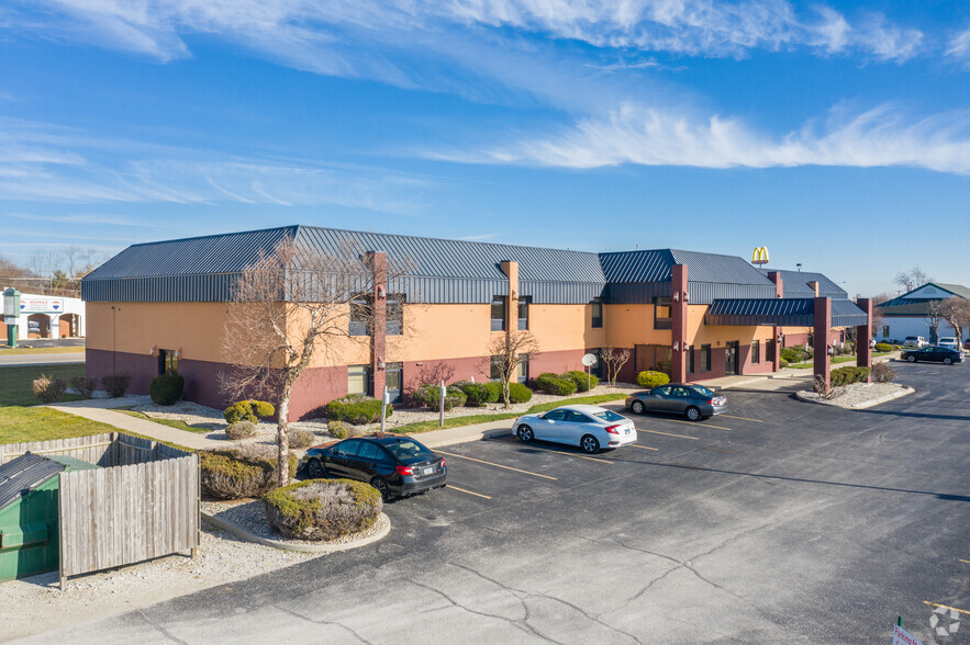 More Photos Of 235 Frontage Rd, Columbia City Hotel For Sale