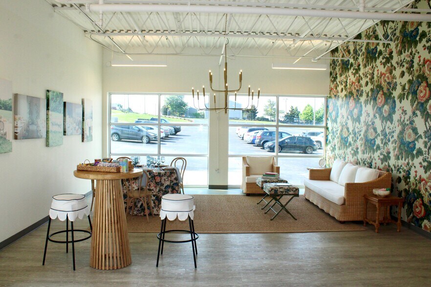 More Photos Of 7119 Centennial Blvd, Nashville Warehouse For Lease
