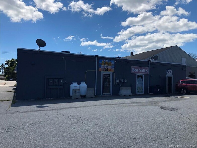 More Photos Of 15-19 E Main St, Clinton Storefront For Sale