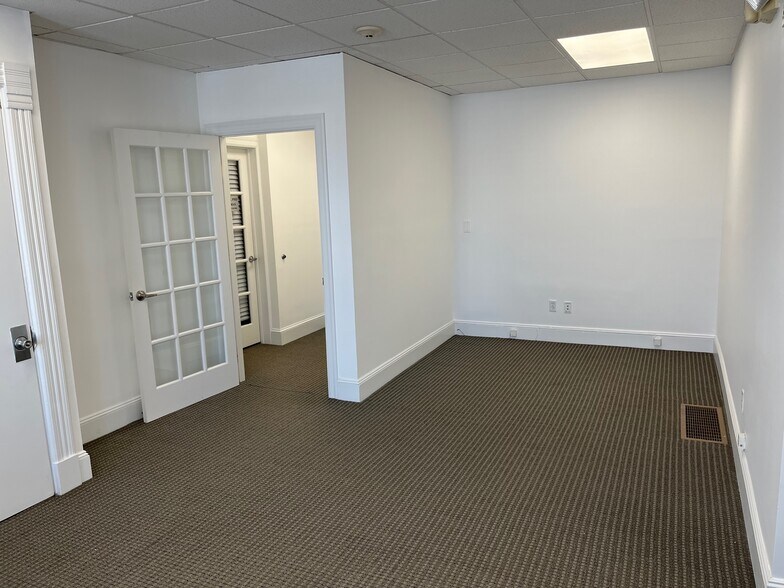 More Photos Of 162 East Ave, Norwalk Office For Lease
