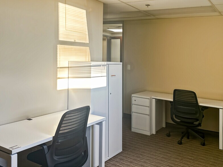 More Photos Of 1 Rideau St, Ottawa Coworking Space