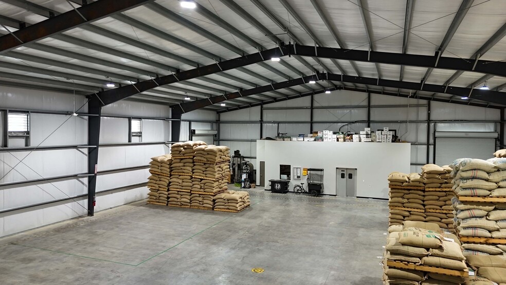 More Photos Of 1014 Lizzie Ln, Tomball Warehouse For Lease