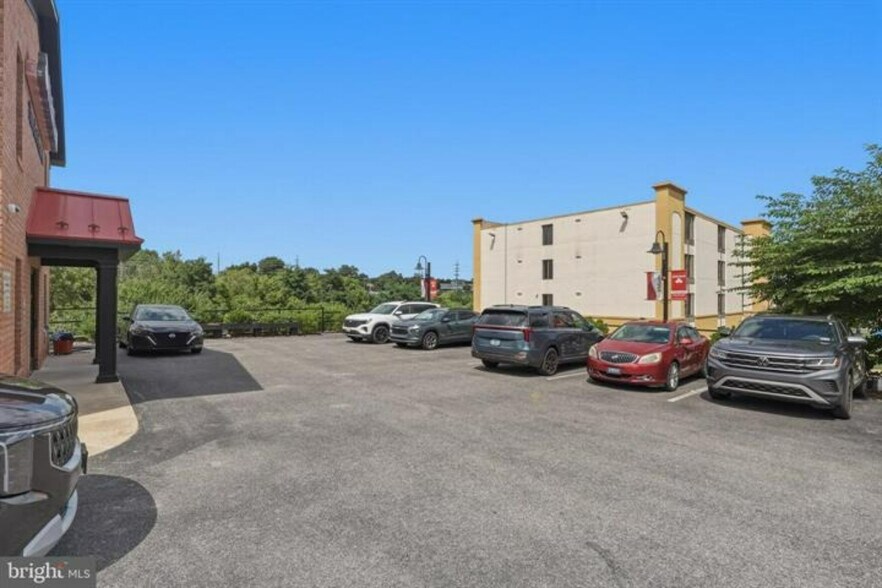 More Photos Of 23 S Colonial Dr, Hagerstown Office For Sale