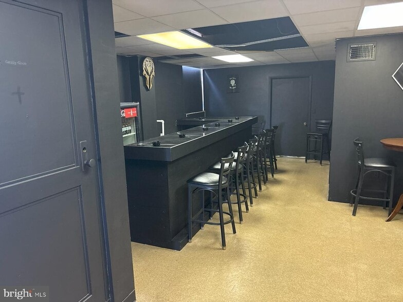 More Photos Of 512-520 W Chestnut Ave, Vineland Light Distribution For Sale