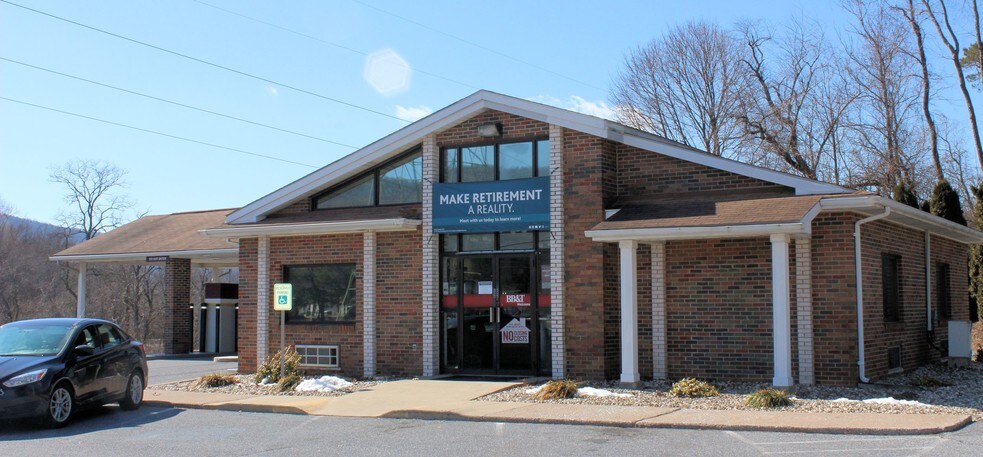 Primary Photo Of 800 Peters Mountain Rd, Dauphin Freestanding For Lease