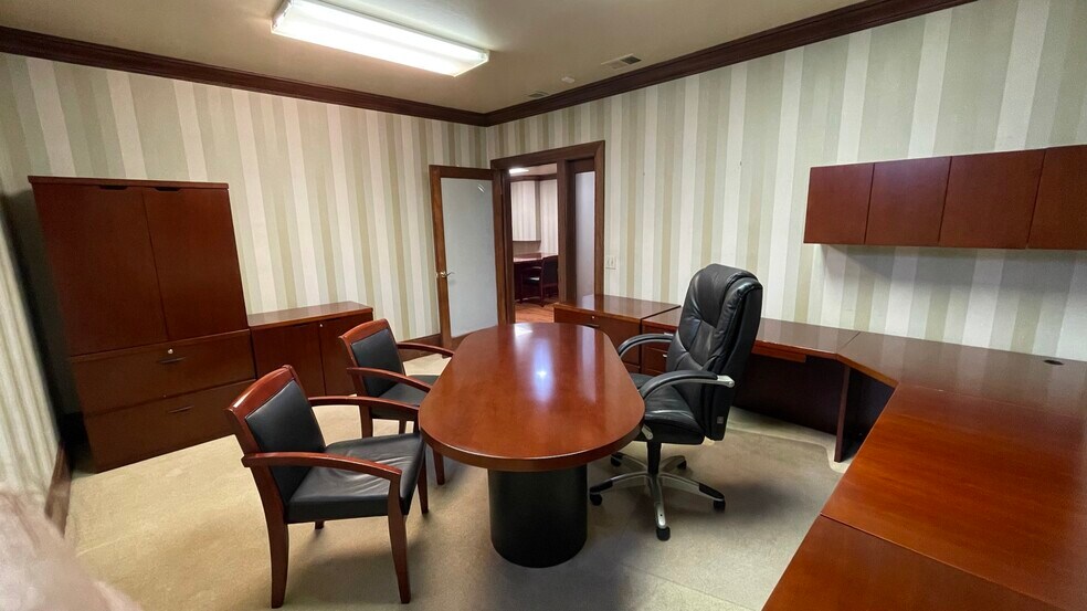 More Photos Of 215 W Alisal St, Salinas Office For Lease