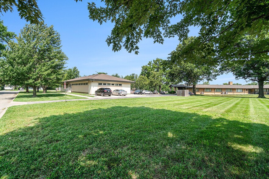 More Photos Of 2 Holly Ln, Paola Medical For Sale