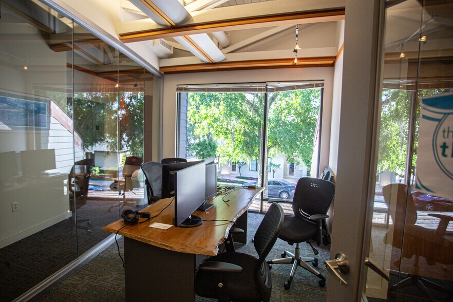 More Photos Of 165 Lincoln Ave, Winter Park Office For Lease