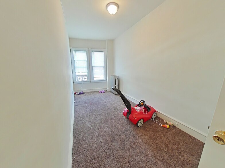 More Photos Of 202 Macdade Blvd, Collingdale Apartments For Sale