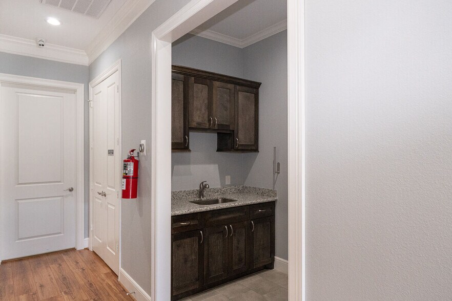More Photos Of 18510 Green Land Way, Houston Medical For Lease