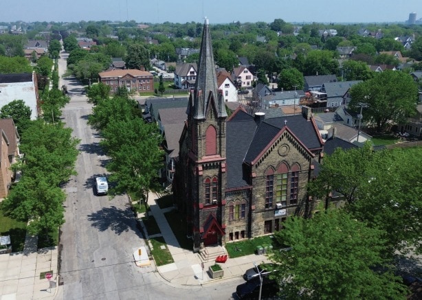 More Photos Of 124-140 W Garfield Ave, Milwaukee Religious Facility For Lease