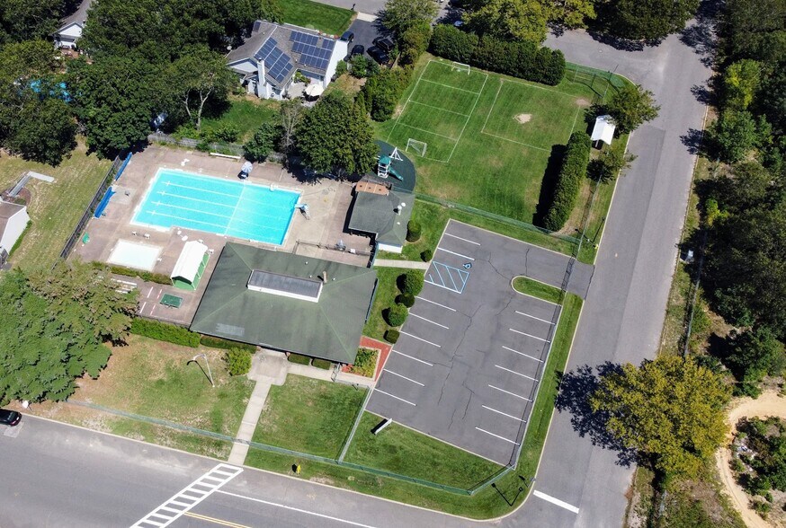 More Photos Of 9-10 Glenmere Ln, Coram General Retail For Sale