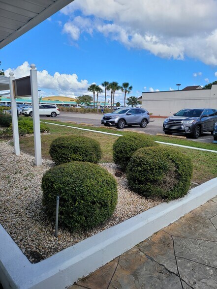 More Photos Of 1601 Rickenbacker Dr, Sun City Center Medical For Lease