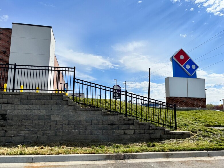 More Photos Of 11108 US 24 Hwy, Sugar Creek Freestanding For Lease