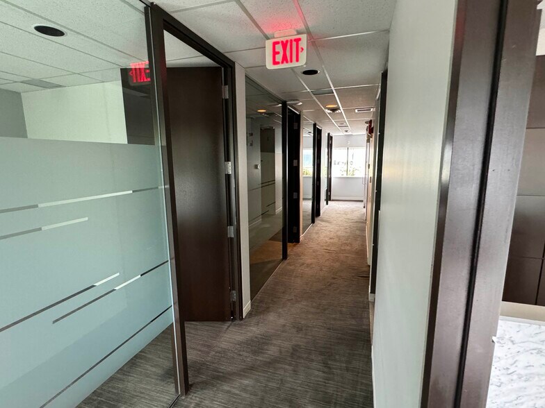 More Photos Of 1537 8th Av W, Vancouver Healthcare For Lease