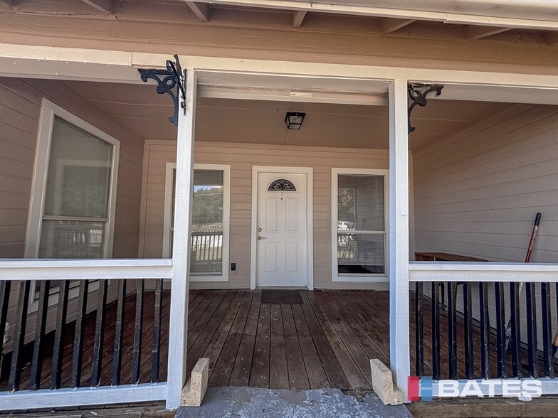 More Photos Of 7712 Ronnie Dr, Dallas Warehouse For Sale