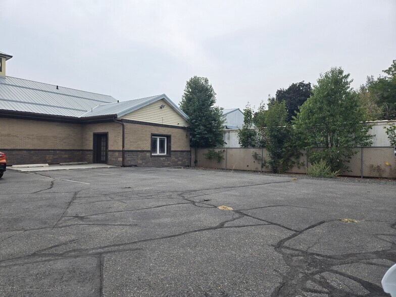 More Photos Of 25011 E Trent Ave, Newman Lake Storefront Retail Office For Lease