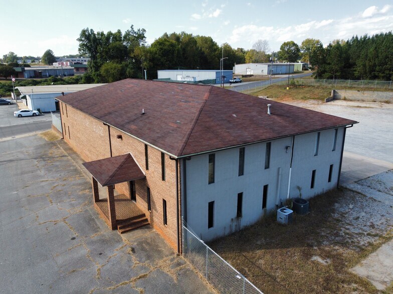 More Photos Of 354 Hyatt St, Gaffney Distribution For Lease